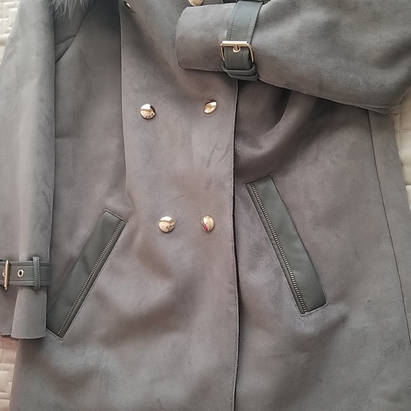 Coat - Picture 2 of 3